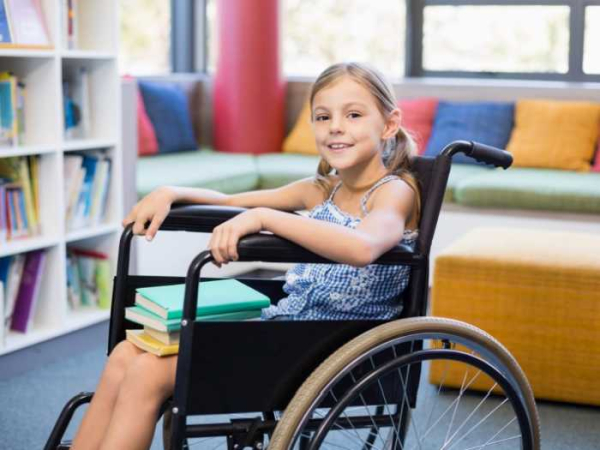 В Україні реалізується експериментальний проєкт з підтримки дітей з інвалідністю: що передбачає нова соціальна послуга